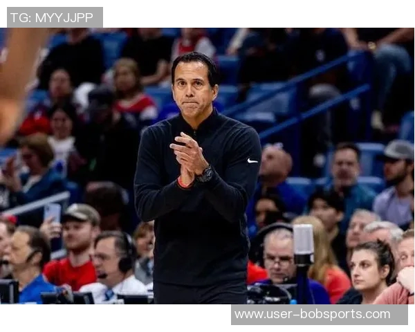 斯波称赞拉松在球队中的重要作用强调攻防中默默奉献的辛勤付出